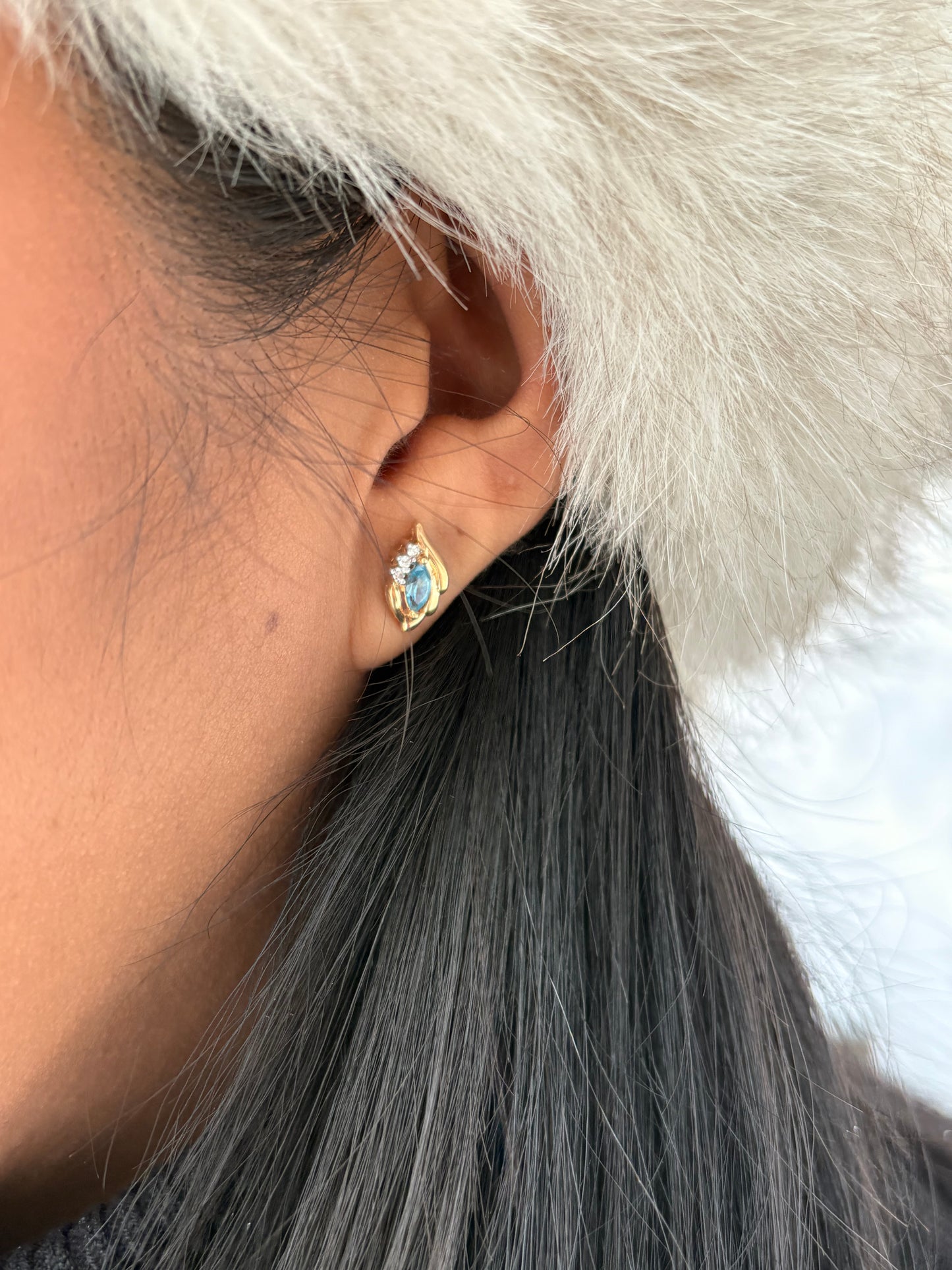 14k Diamond and Marquise Blue Topaz Aretitos