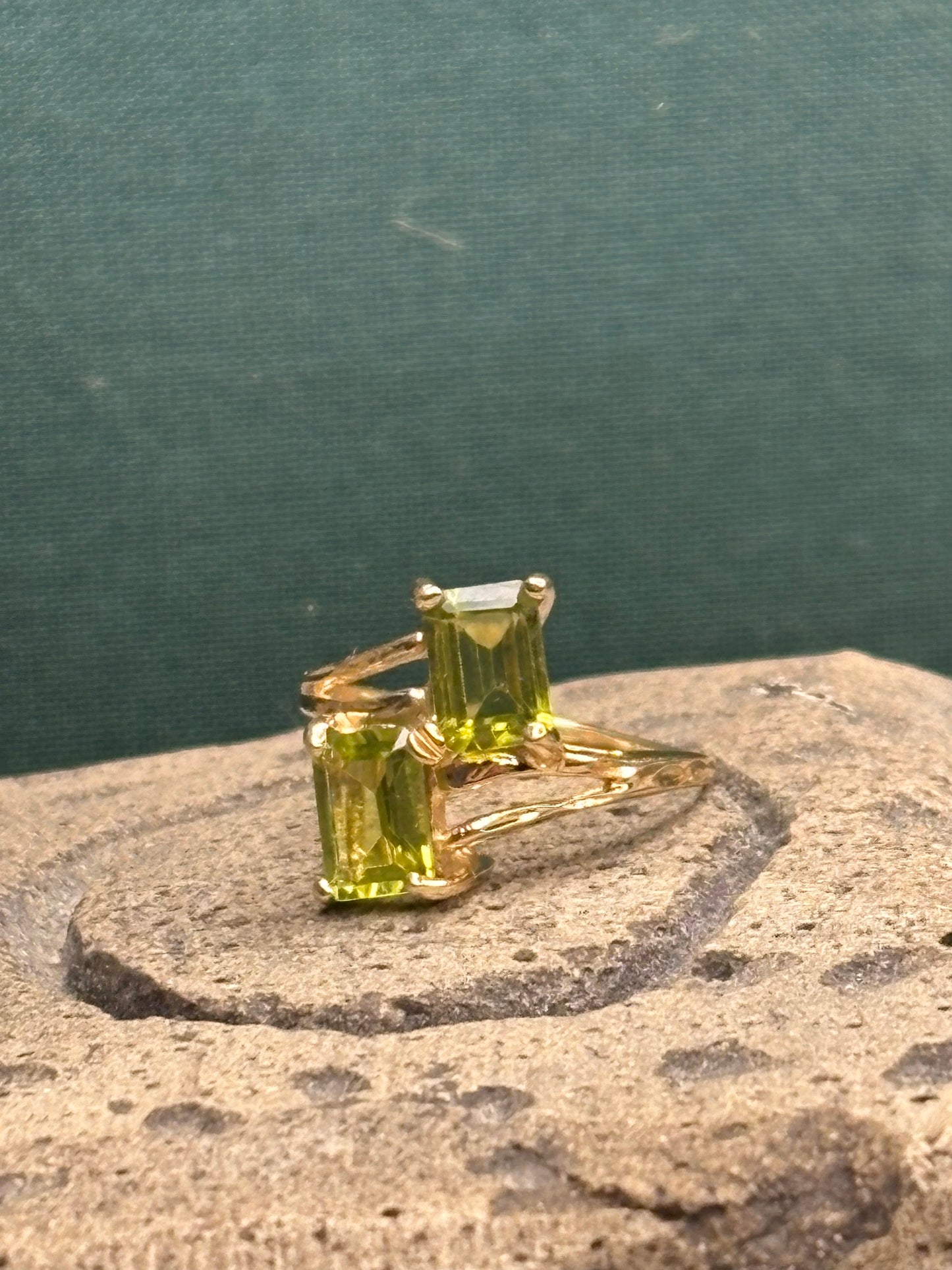 10k Peridot ‘Las Gemelas’ Ring
