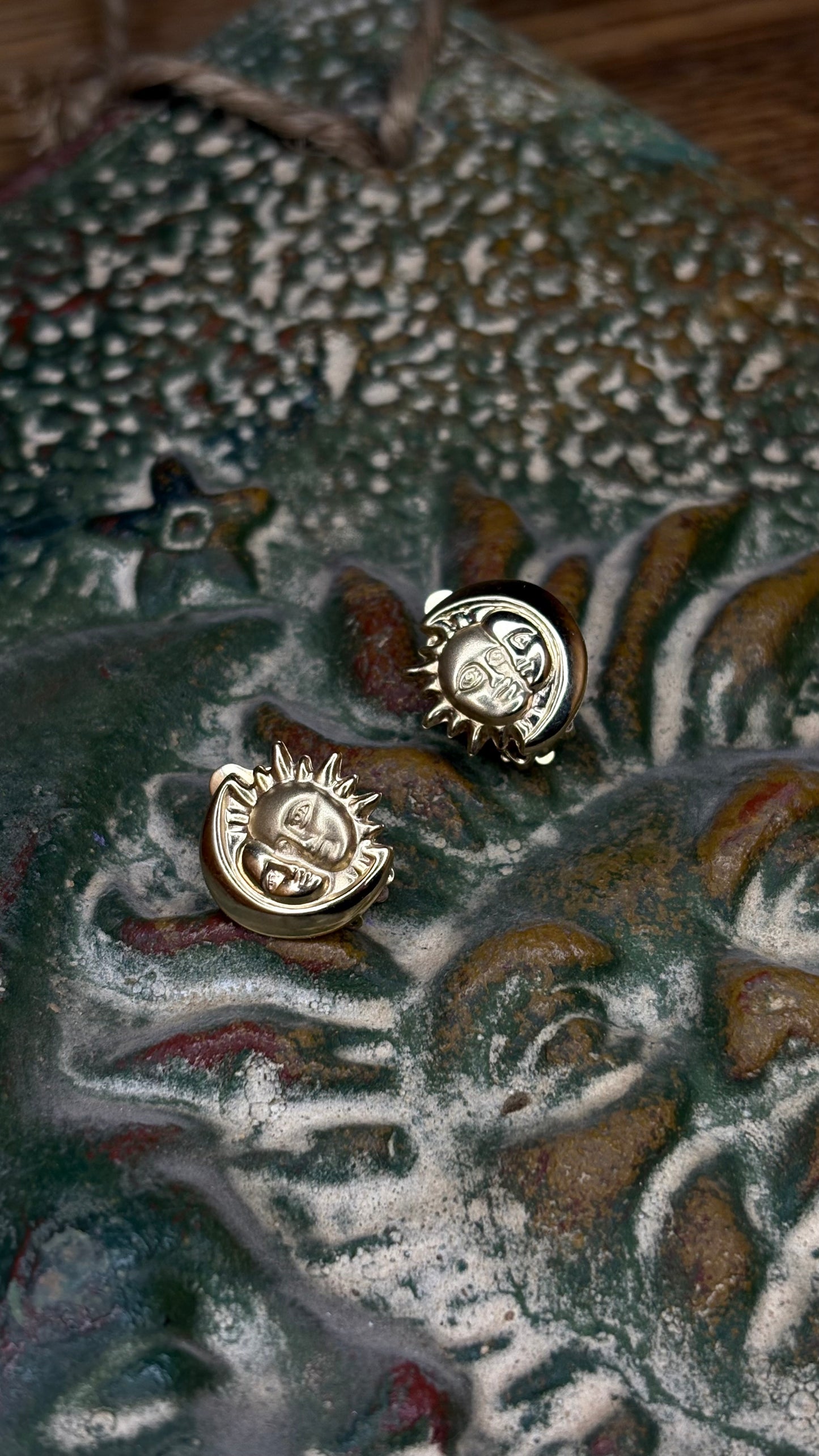 14k Sol y La Luna Aretes