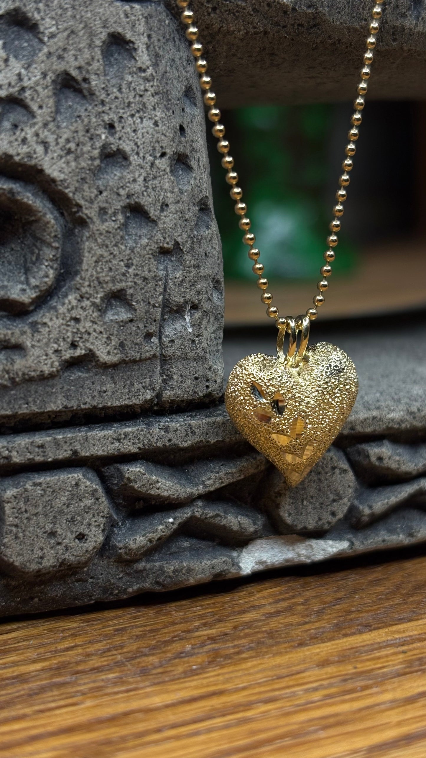 14k Satinado Heart