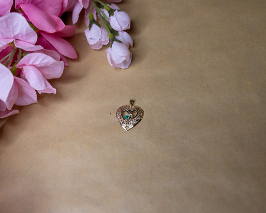 14k Vintage Esmeralda Heart Pendant