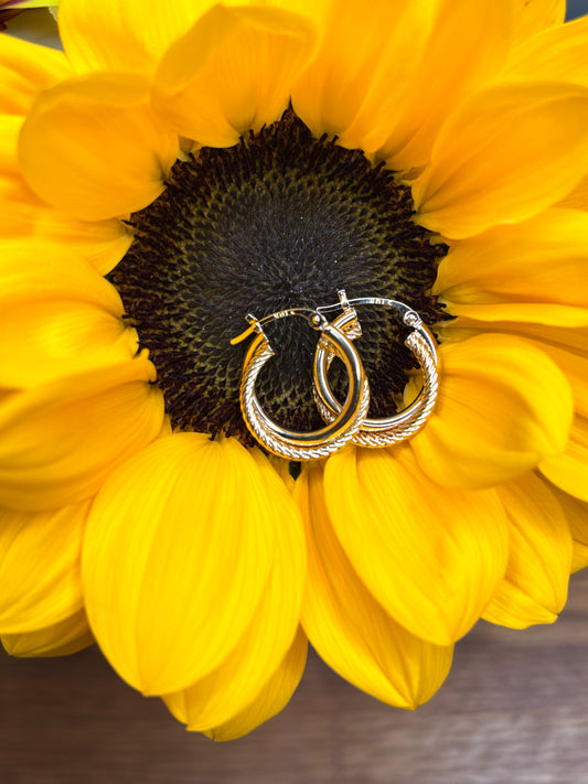 10k Vintage Swirl Mini Hoop